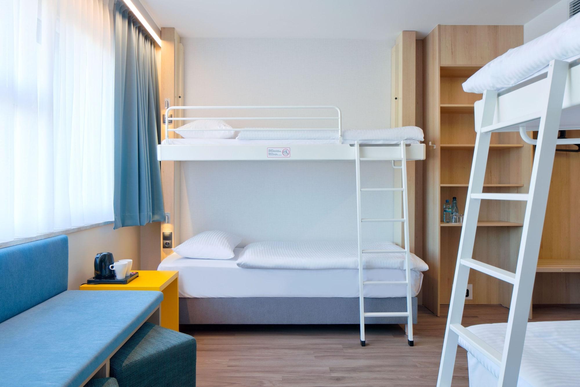 O3Hotel Варшава Экстерьер фото