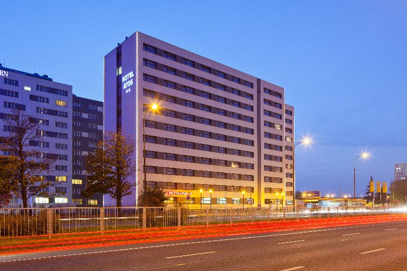 O3Hotel Варшава Экстерьер фото